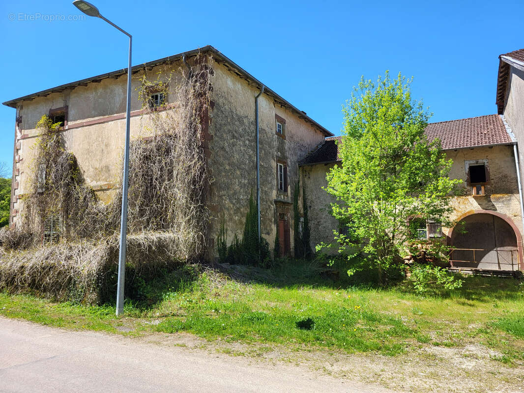 Maison à VALFROICOURT