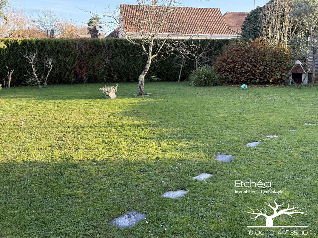 Maison à SERRES-CASTET