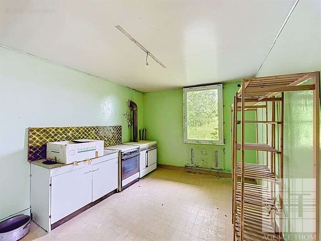 Propriété en pierre à rénover avec dépendances et 4 187 m² de terrain - photo 6