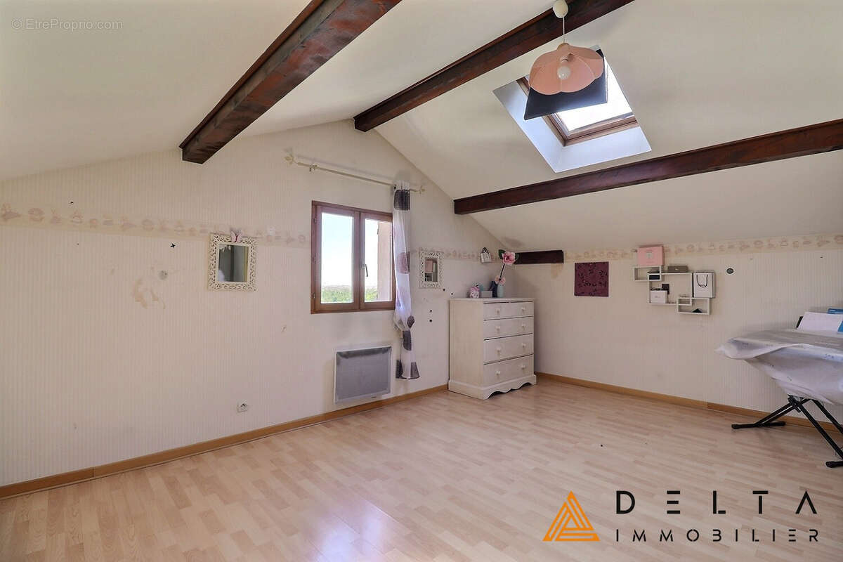 Maison à MIRIBEL