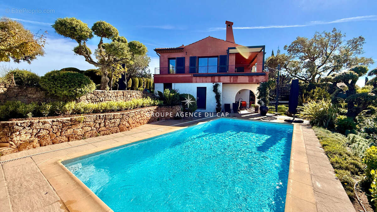 Maison à LES ISSAMBRES