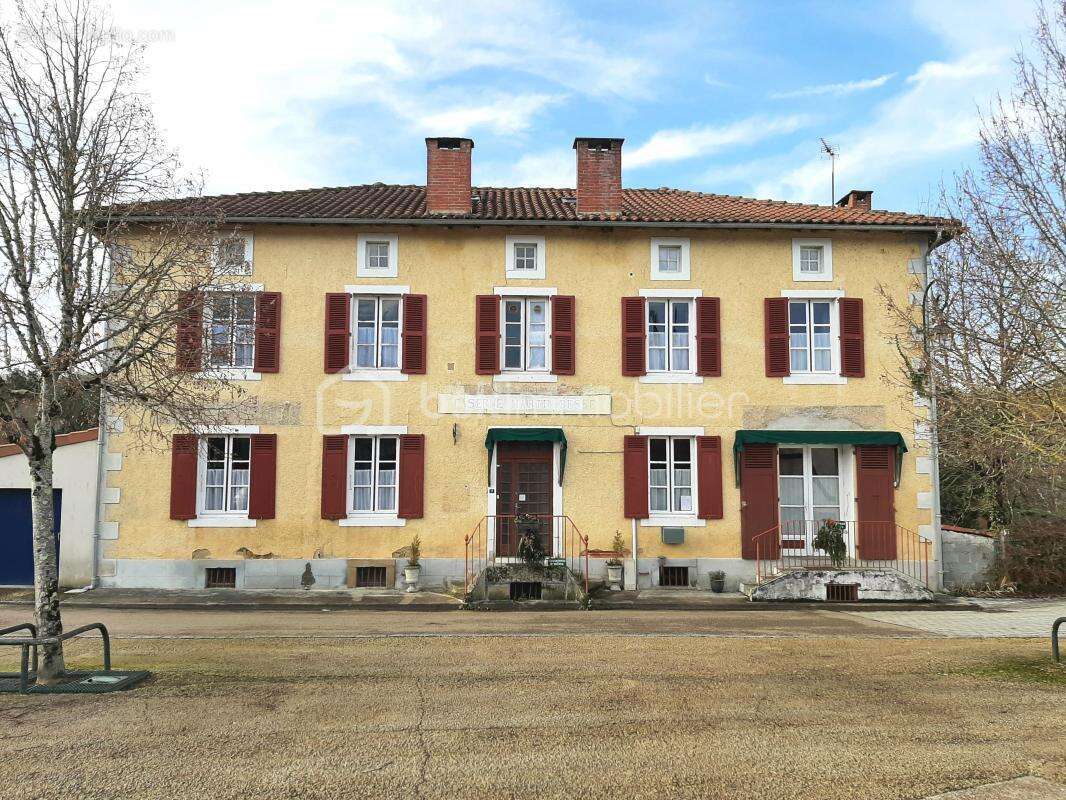 Maison à SAINT-LAURENT-SUR-GORRE