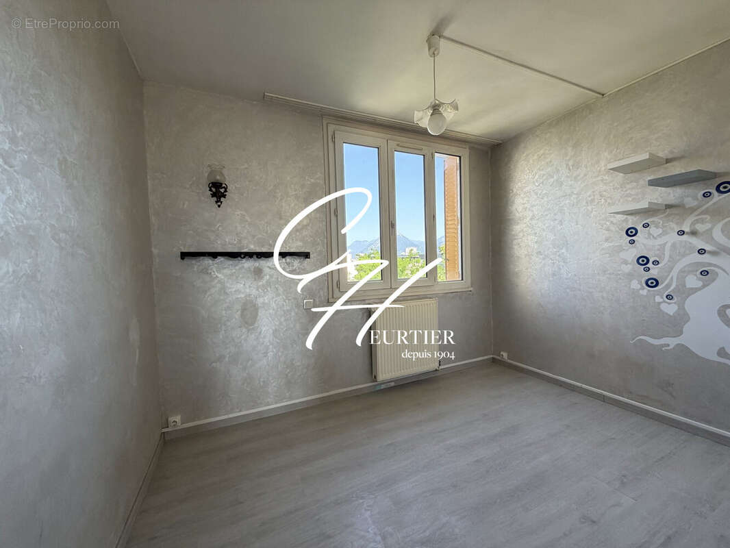 Appartement 60 m² à Echirolles  - photo 5