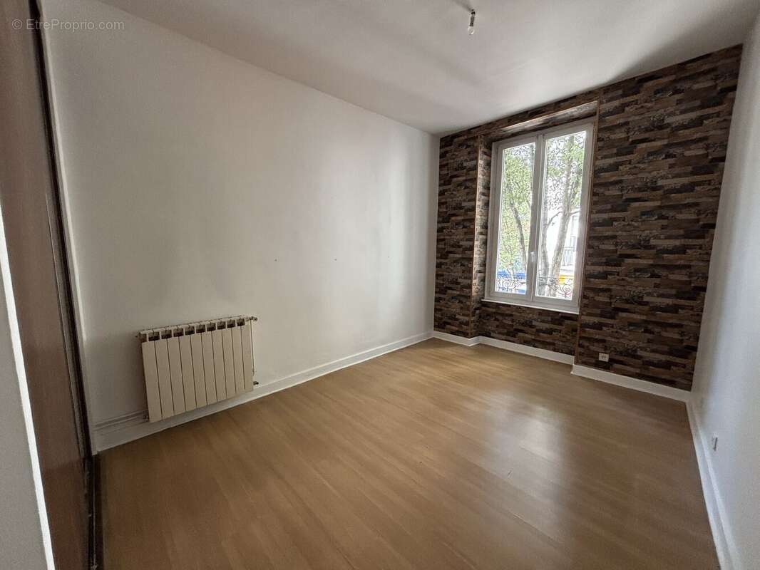 Appartement 63 m² à Vichy  - photo 2