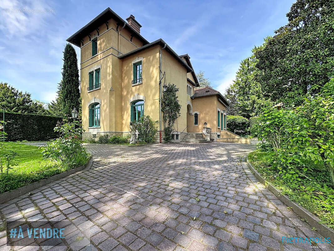 Maison à THOISSEY