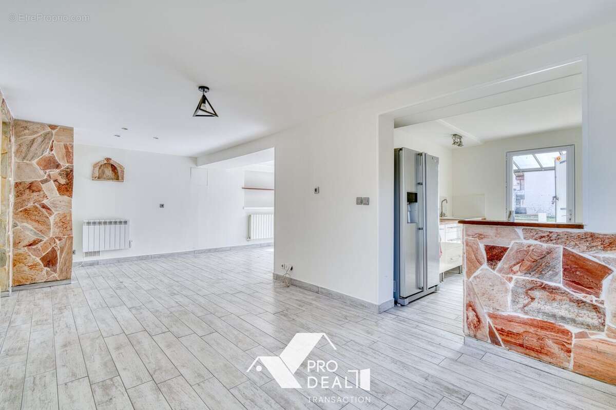Maison 103 m² à Bron  - photo 6
