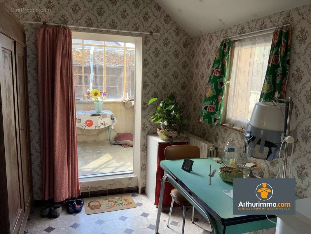 Maison à NEUFCHATEL-SUR-AISNE