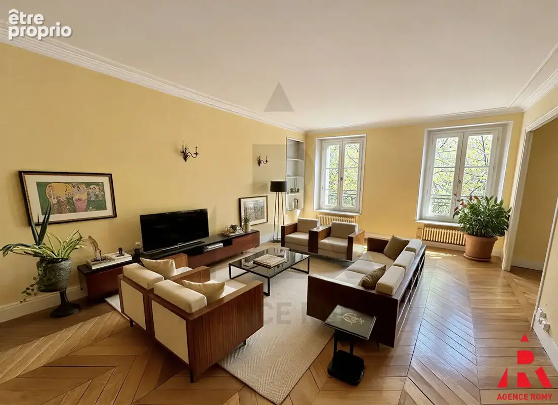 75m2 + chambre de service - COEUR NOTRE DAME - photo 1