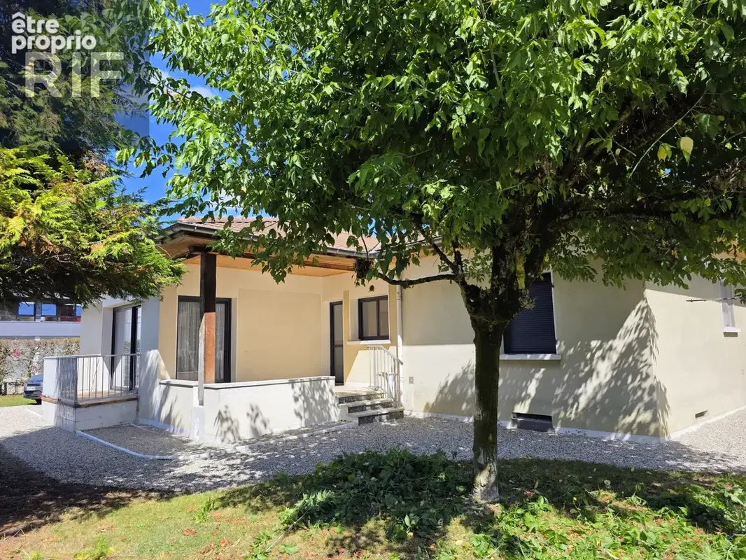 Maison à LA TOUR-DU-PIN