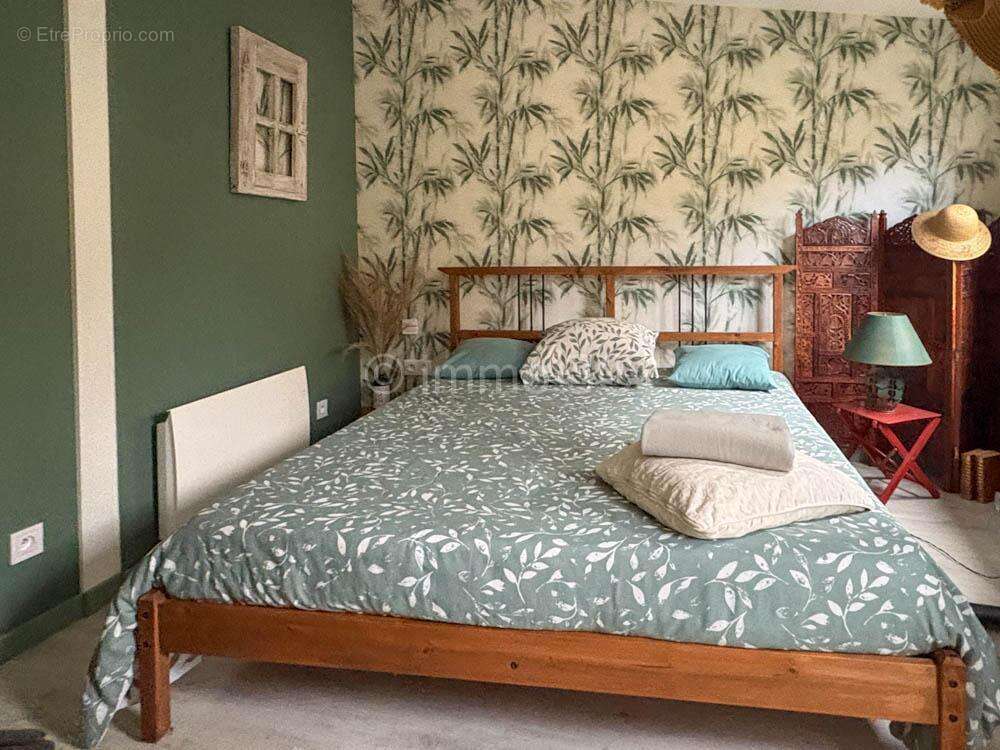 Maison à CHEF-BOUTONNE