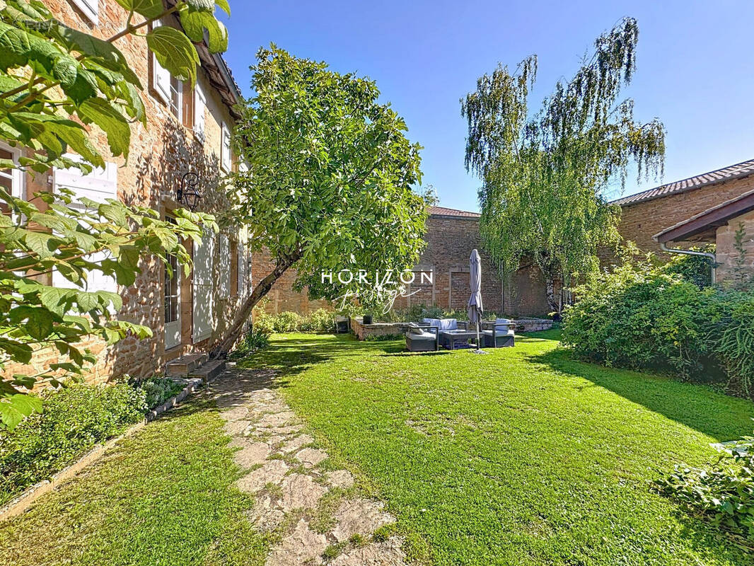 Maison à CHARNAY-LES-MACON