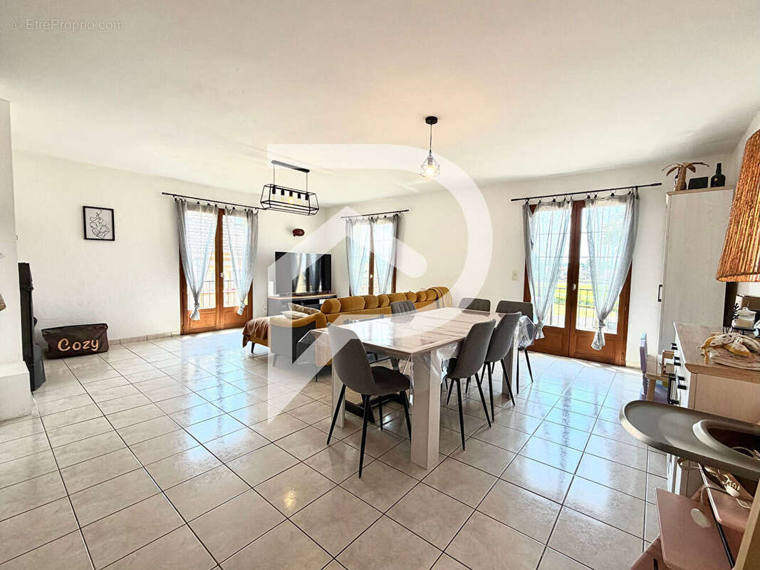 Maison Artix 7 pièces 140 m² - photo 5