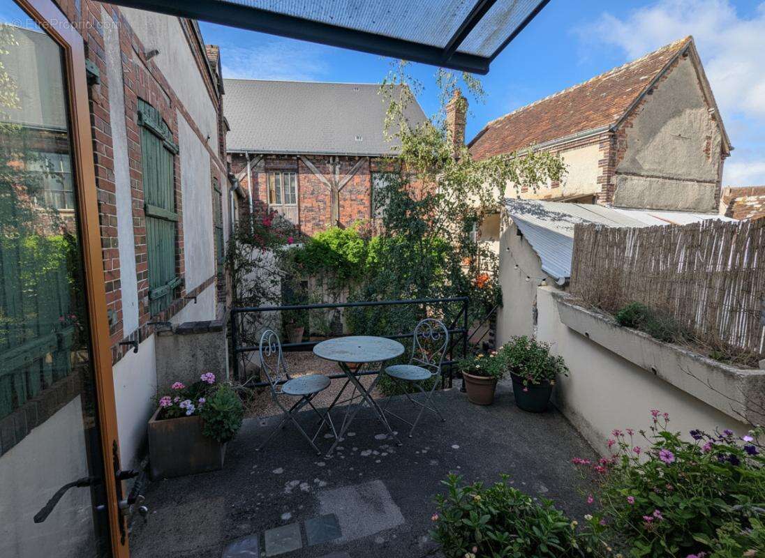 Maison  de ville 4 pièces 85 m2 3 chambres (Fort potentiel) - photo 9