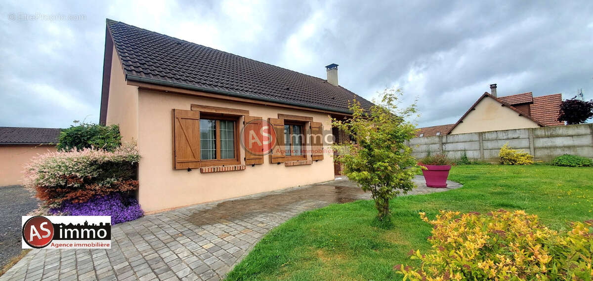 Maison à ENVERMEU