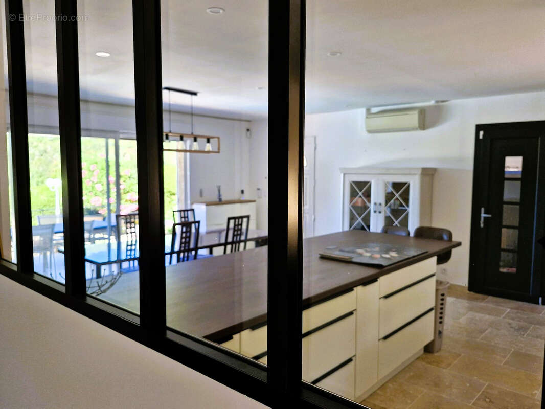 Maison à BAGNOLS-EN-FORET