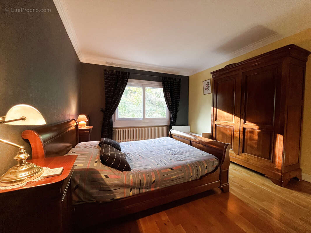 Maison à SAINT-GENEST-LERPT