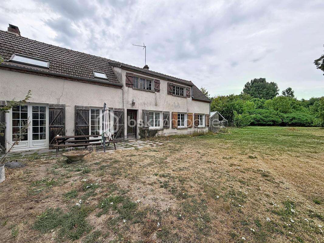 Maison de plain-pied située à Connantre - photo 2
