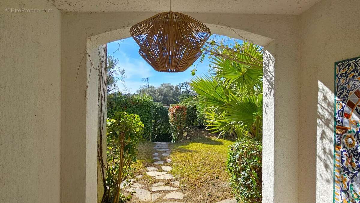 Maison à VILLENEUVE-LOUBET