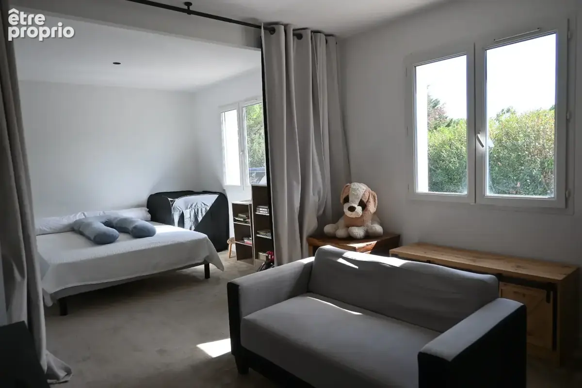 Villa de plain-pied avec piscine et grand terrain arboré à Villemoustaussou - photo 8