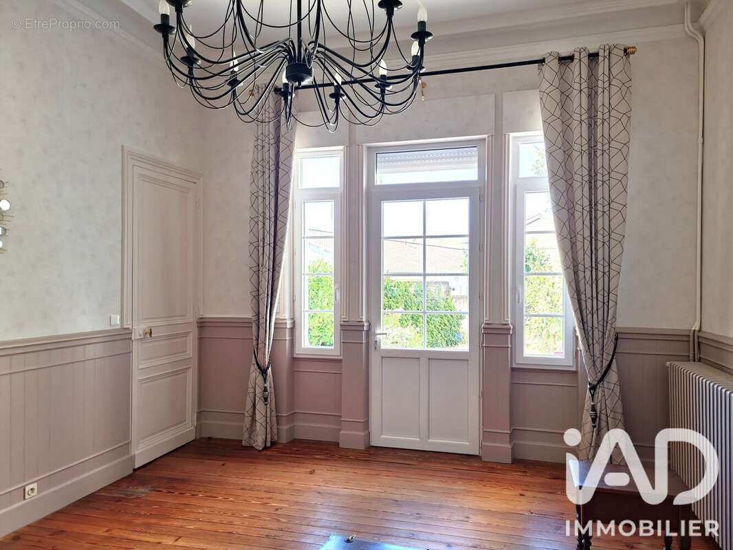 Maison 231 m² à Cognac  - photo 7