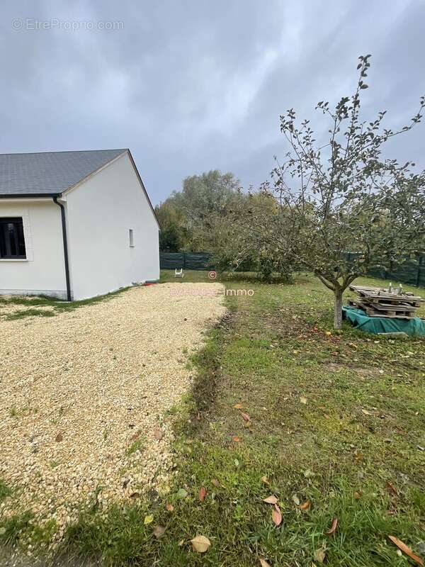 Maison à MEHUN-SUR-YEVRE