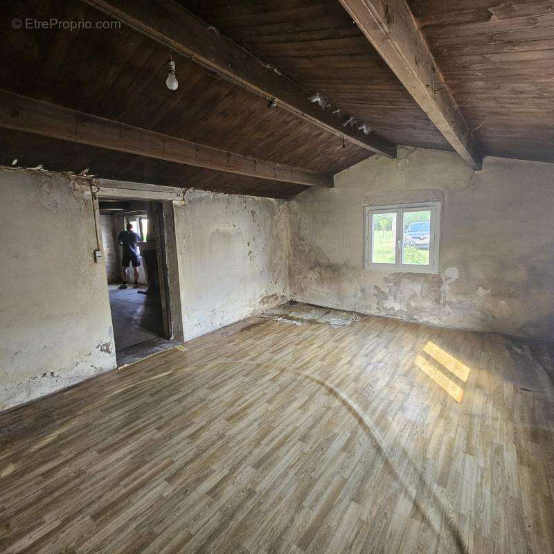 Maison à CHAMPAGNE-LES-MARAIS