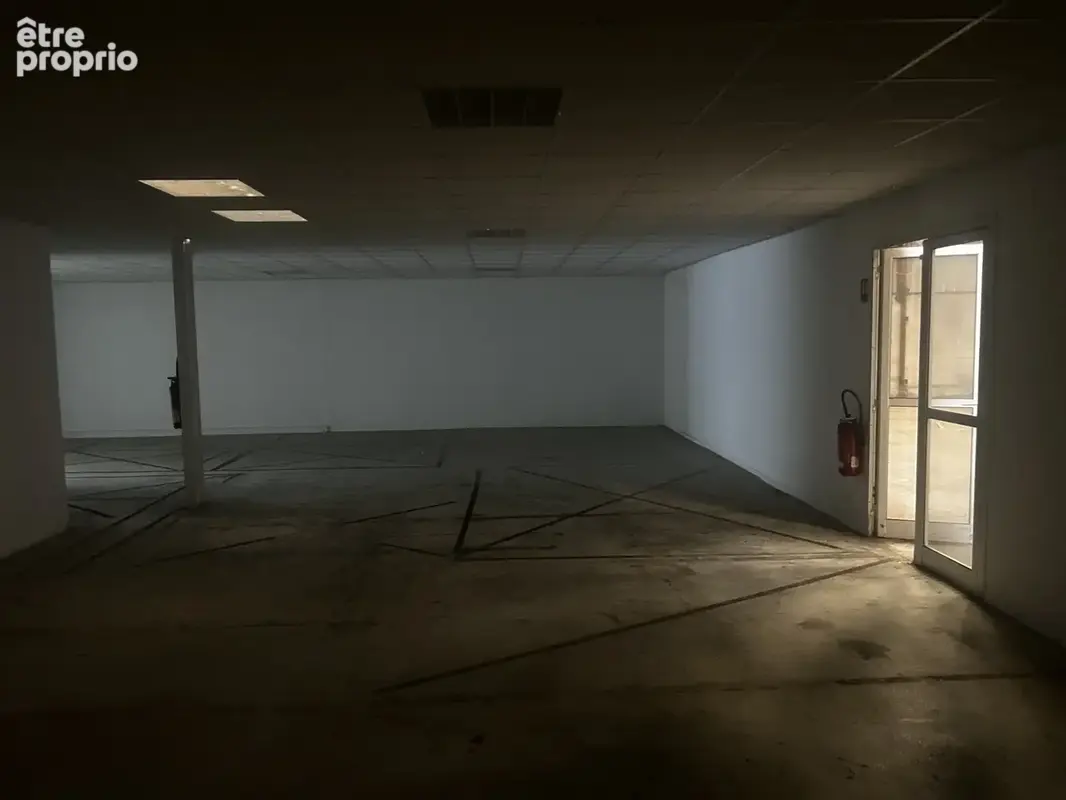 Entrepot Dépôt/Local d'activités 2 200 m2   Divisible   Proche aéroport - photo 13