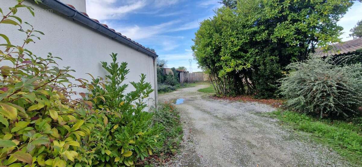 Maison à CROIX-CHAPEAU