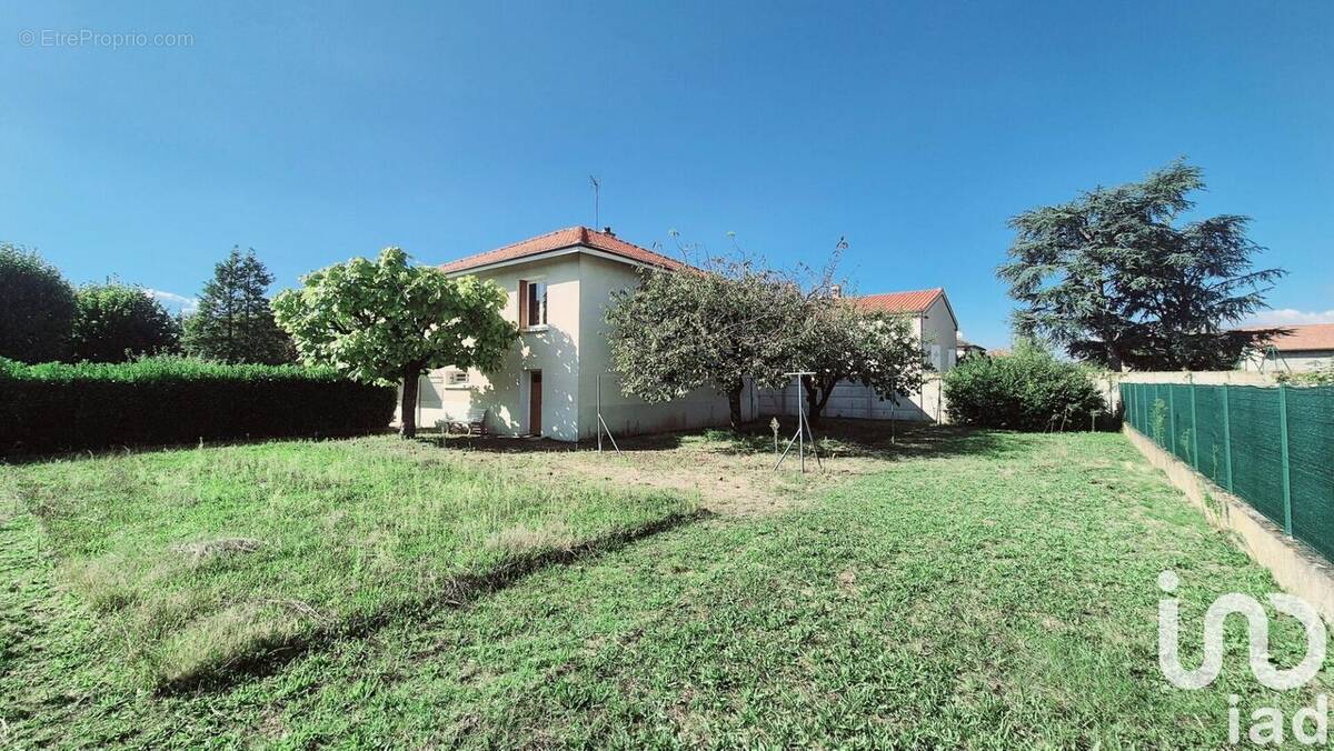 Photo 1 - Maison à MONTROND-LES-BAINS