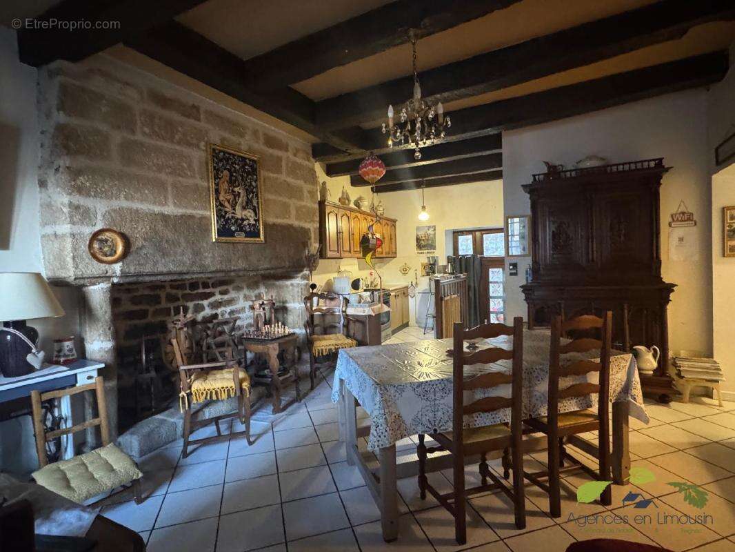 Appartement à TREIGNAC