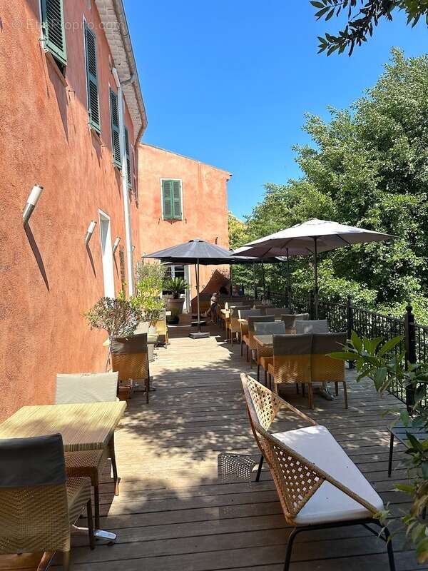 Commerce à COLLOBRIERES