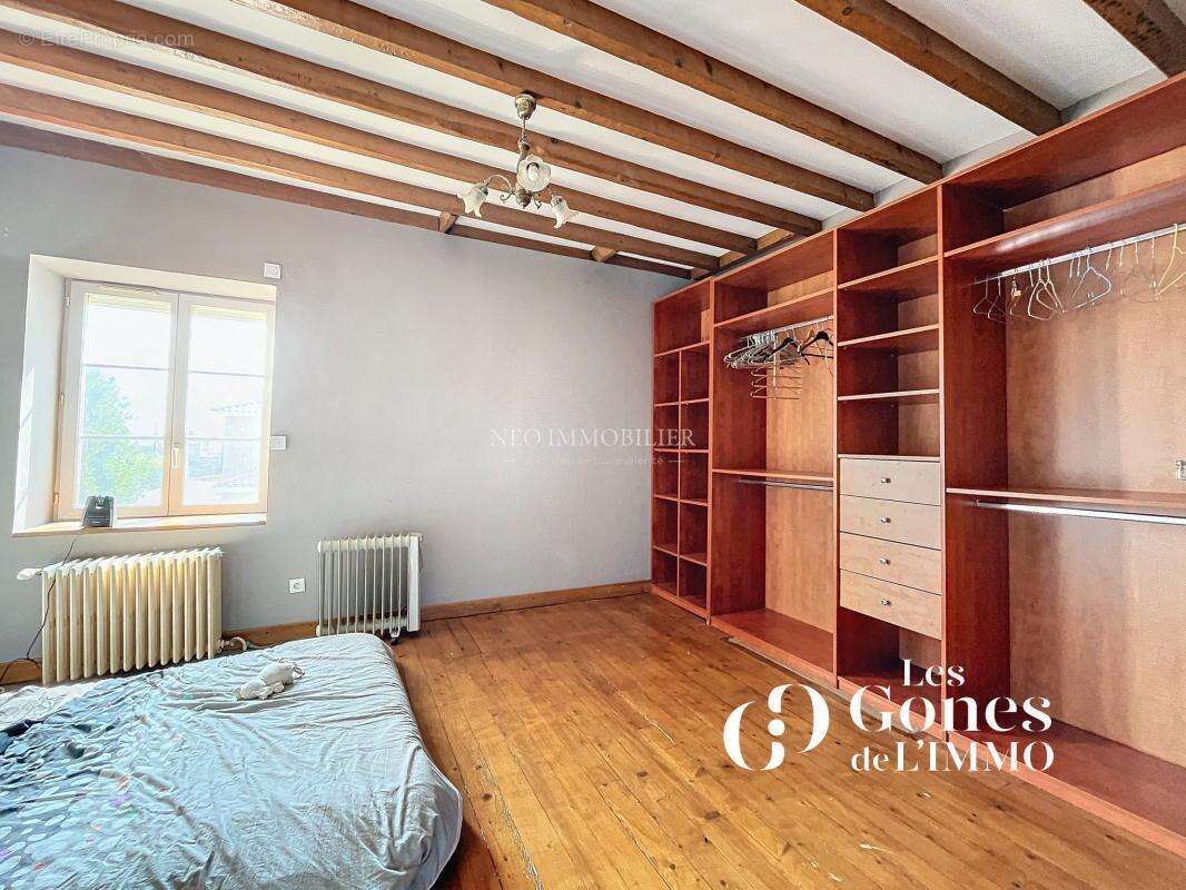 Maison à GREZIEU-LA-VARENNE