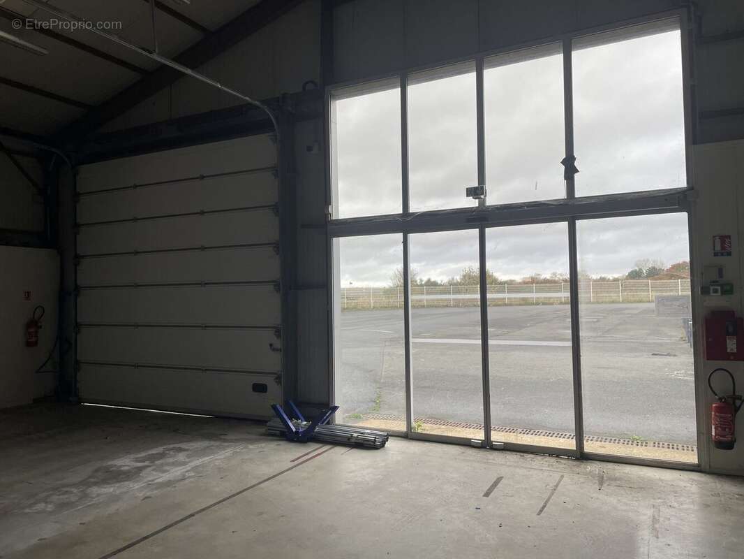 Commerce à CARPIQUET