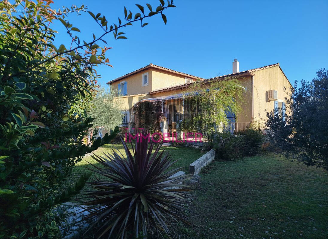 Maison à MORIERES-LES-AVIGNON