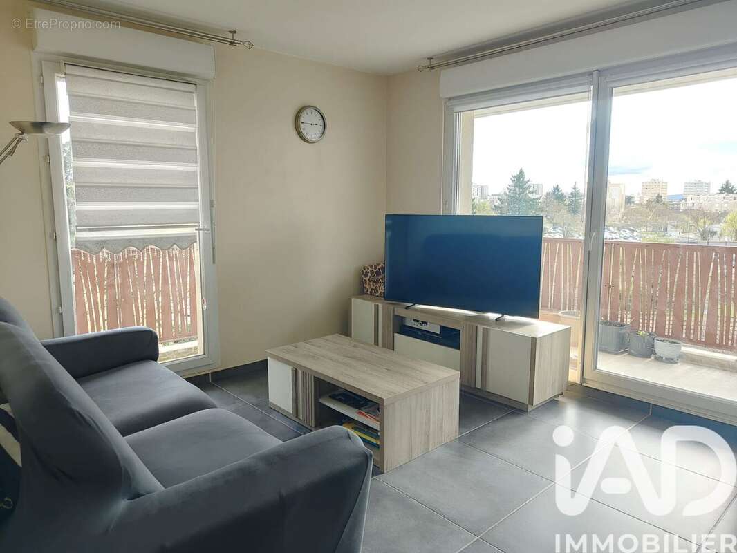 Photo 2 - Appartement à SAINT-PRIEST