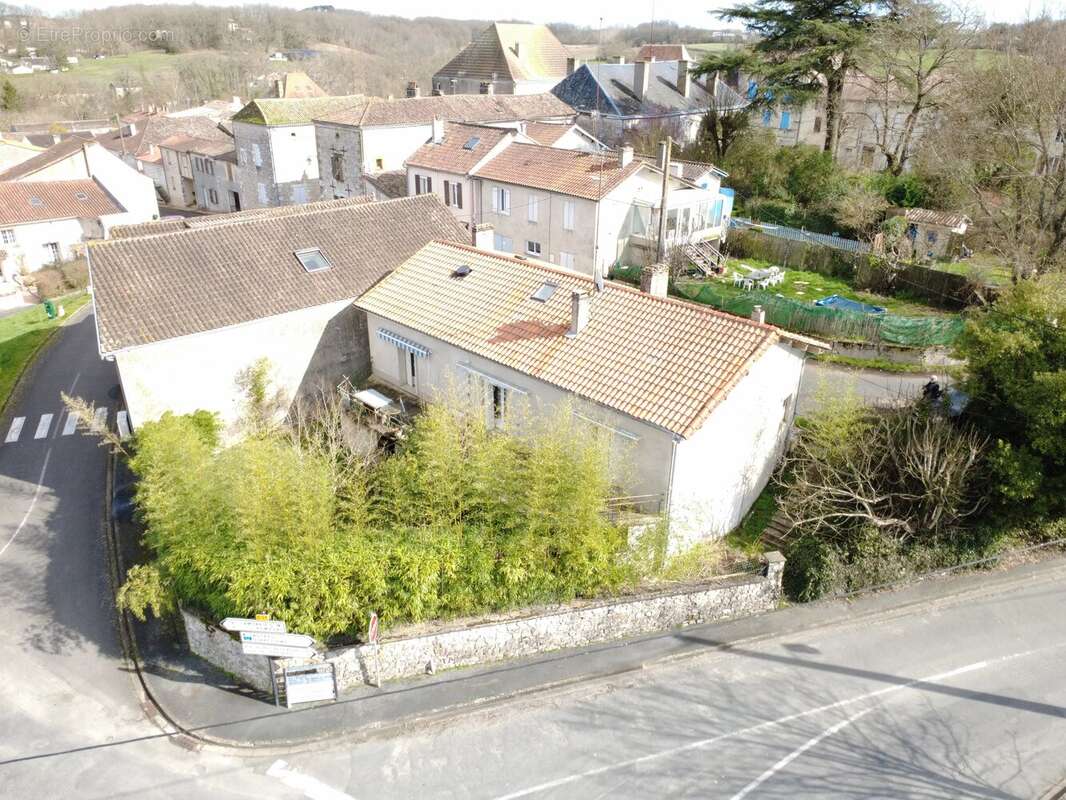 Maison à FLAUGEAC