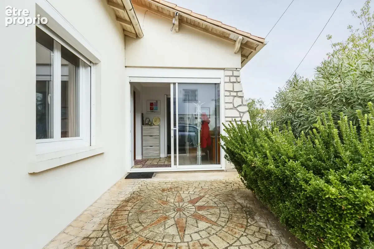 Royan, Villa de 100 m2 avec vie de plain-pied, jardin et garage - photo 8