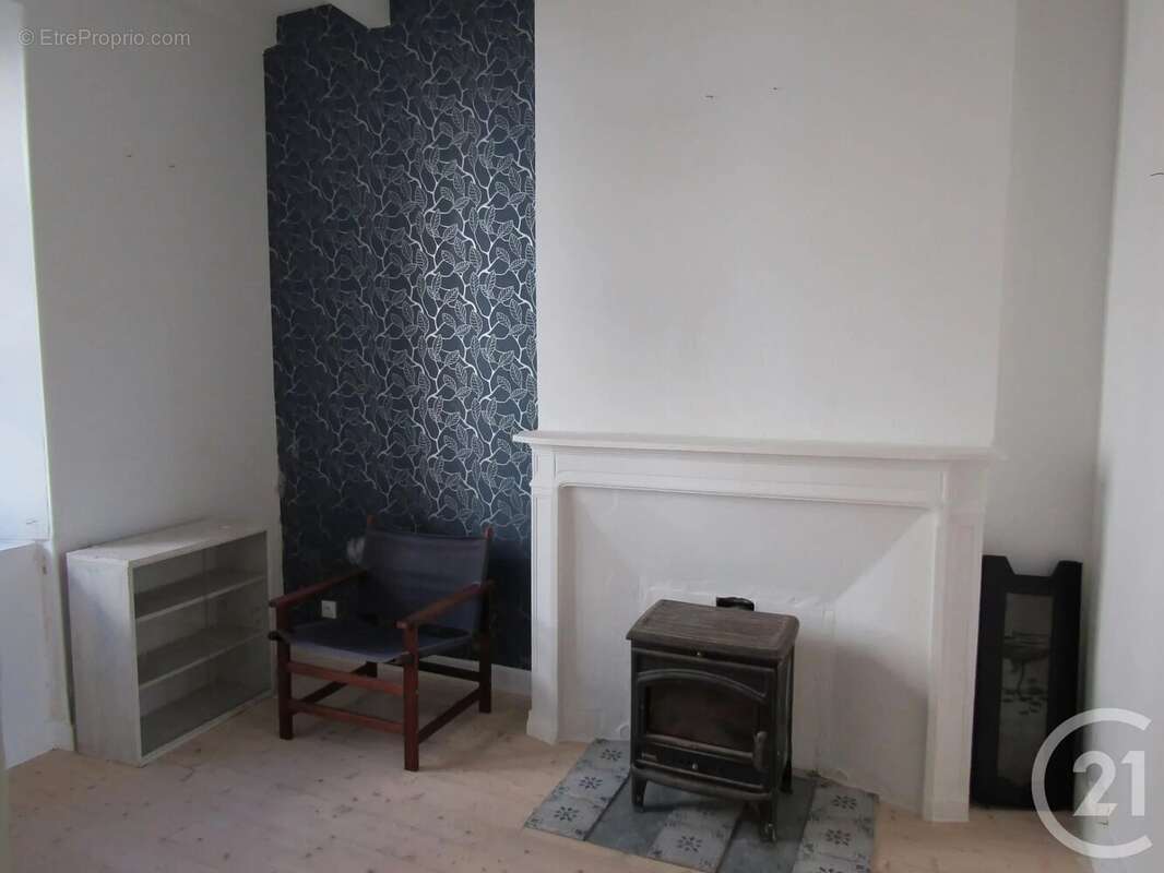 Maison à CHEF-BOUTONNE