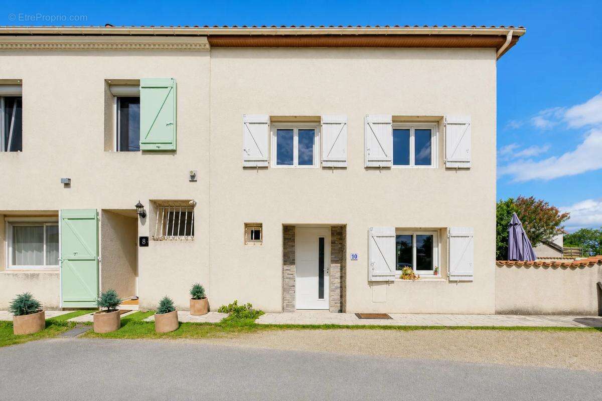 Maison à IZON