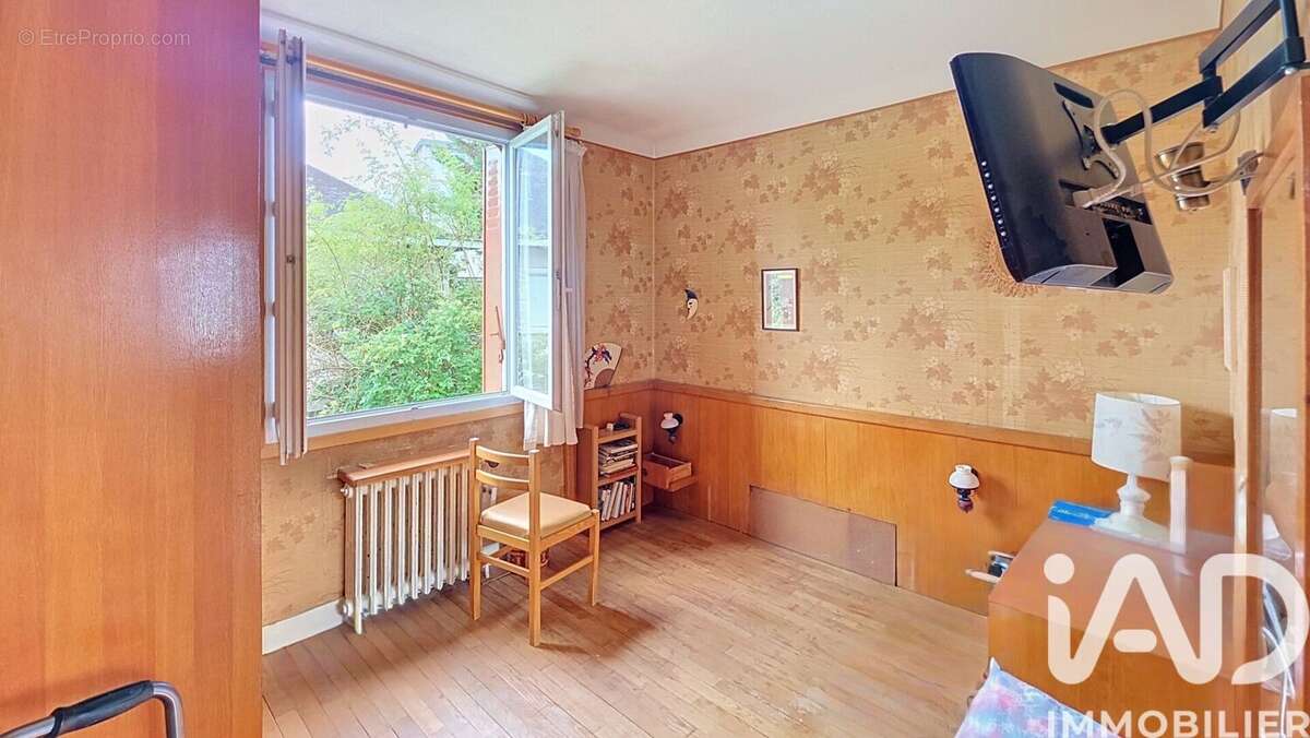 Maison 80 m² à Saint-Jean-De-La-Ruelle  - photo 6