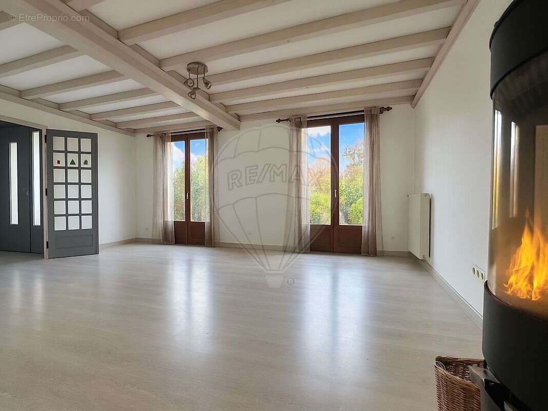 Maison à MORTEFONTAINE