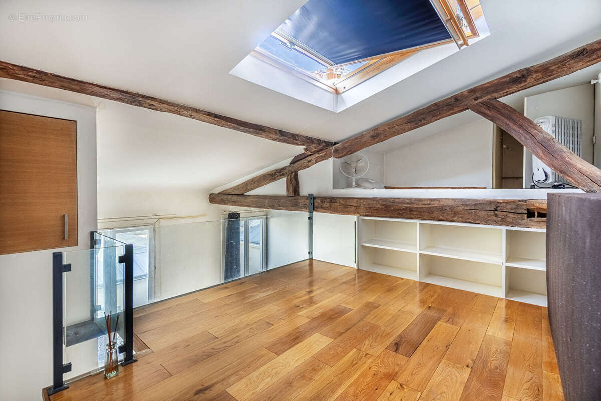 Appartement à PARIS-11E