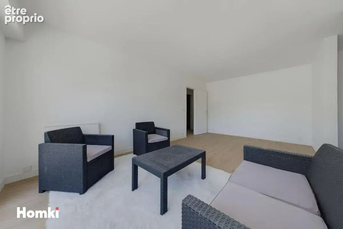 T3 rénové de 67 m² - photo 3