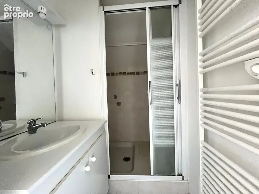 Appartement T2 bourg SAINT DENIS EN VAL avec parking - photo 8