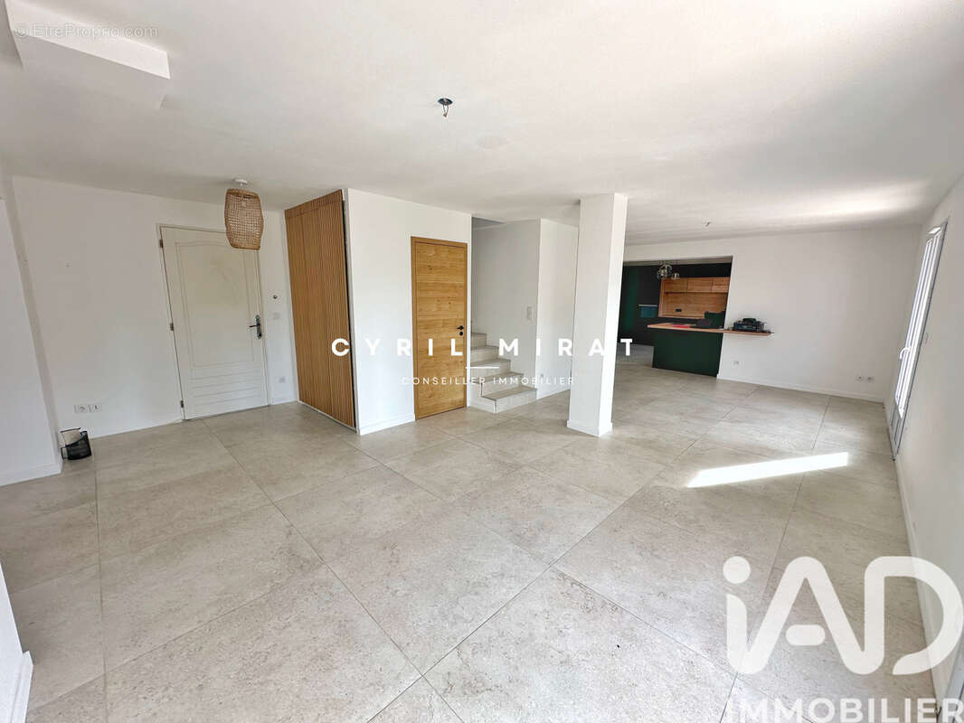 Photo 2 - Maison à ROCBARON