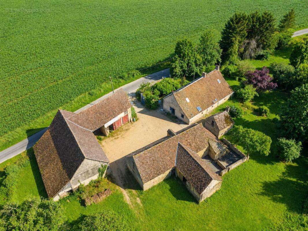 Maison à SAVIGNE-L'EVEQUE
