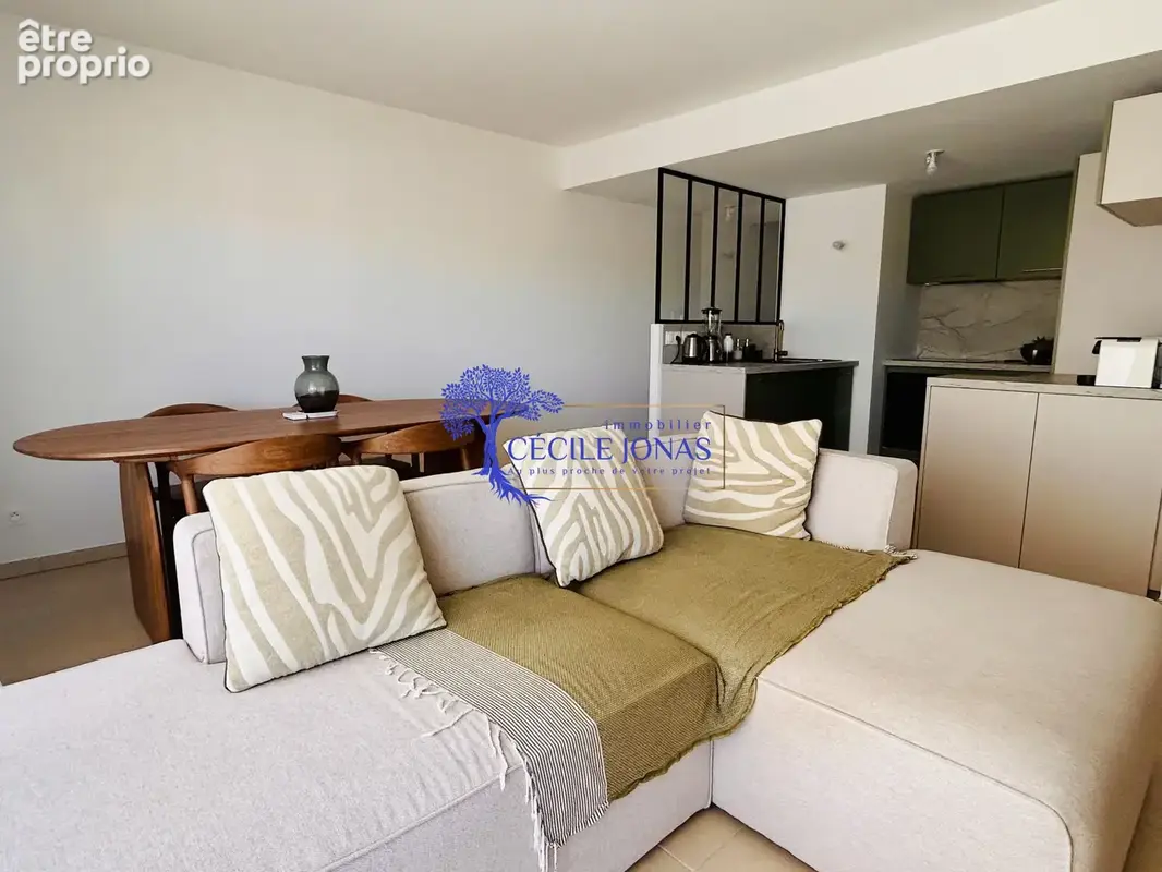 EXCLUSIVITÉ :Appartement récemment moderne T3 avec terrasse et parking double - photo 6