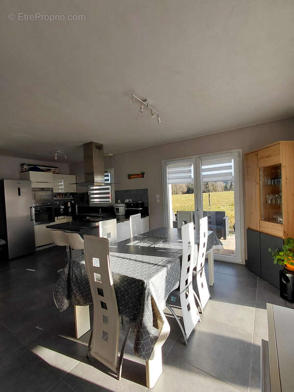 Maison à CHEVIGNEY-LES-VERCEL