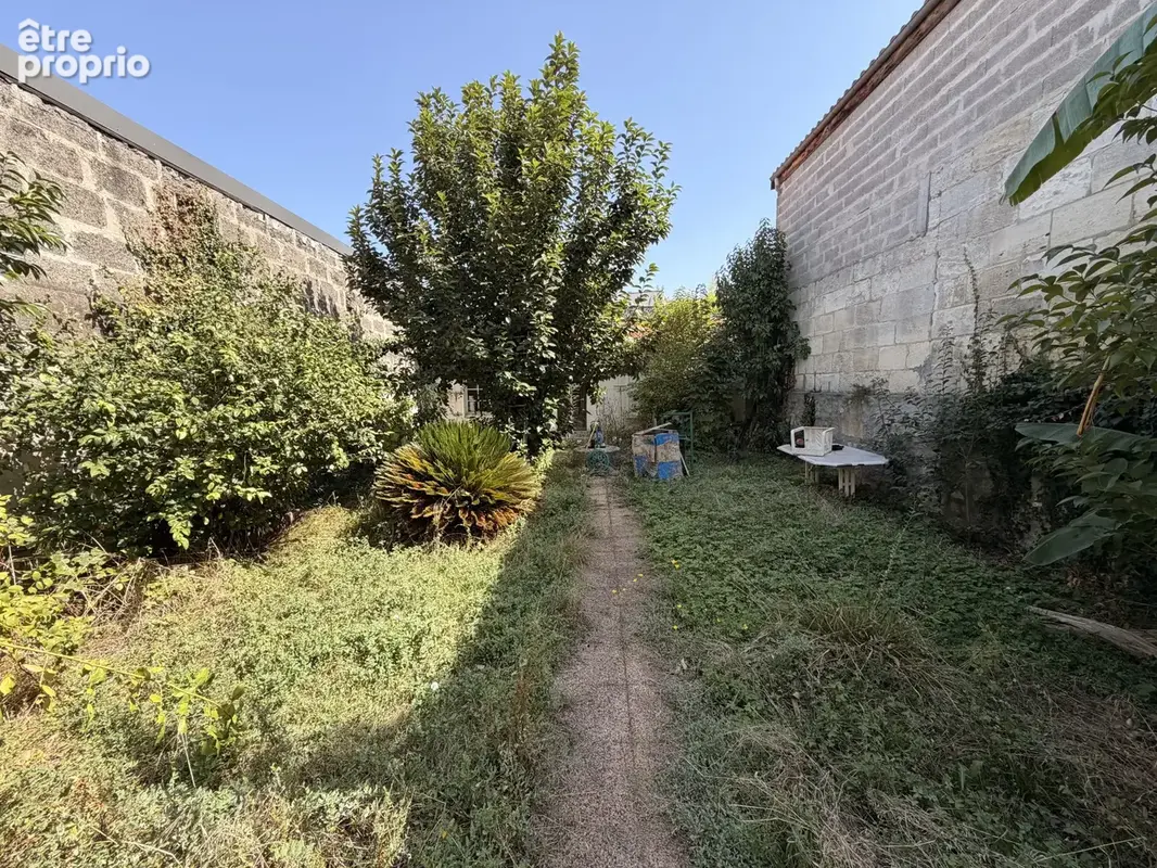 Maison avec jardin, dépendance, garage - photo 4