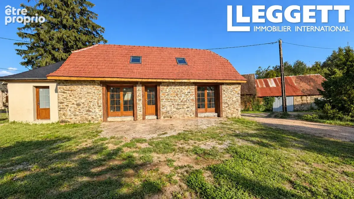 Maison de campagne rénovée, 3 chambres, plus de 3 ha, 2 granges et seconde maison à rénover en Corrèze - photo 10